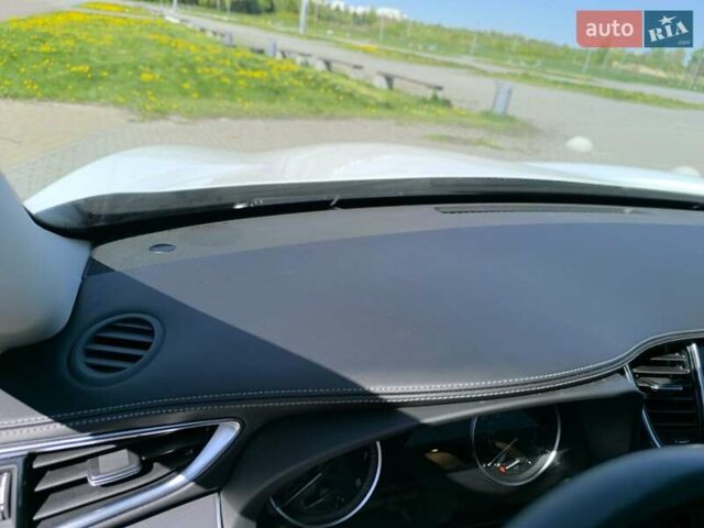 Белый Инфинити QX50, объемом двигателя 2 л и пробегом 14 тыс. км за 29800 $, фото 81 на Automoto.ua