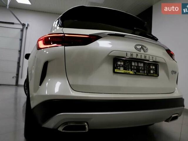 Белый Инфинити QX50, объемом двигателя 1.99 л и пробегом 38 тыс. км за 28999 $, фото 12 на Automoto.ua
