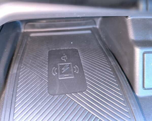 Белый Инфинити QX50, объемом двигателя 2 л и пробегом 14 тыс. км за 29800 $, фото 192 на Automoto.ua