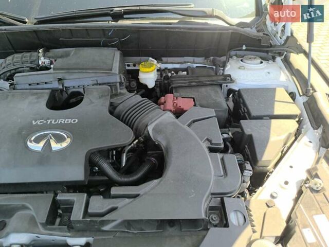 Белый Инфинити QX50, объемом двигателя 2 л и пробегом 14 тыс. км за 29800 $, фото 279 на Automoto.ua