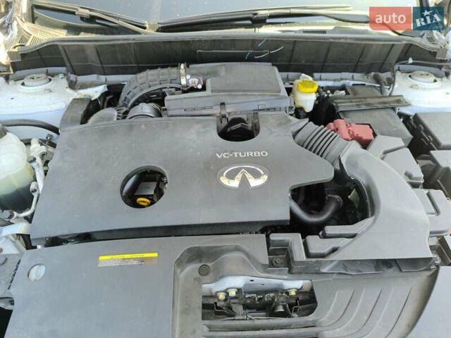 Белый Инфинити QX50, объемом двигателя 2 л и пробегом 14 тыс. км за 29800 $, фото 283 на Automoto.ua