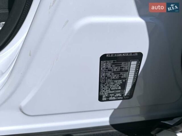 Белый Инфинити QX50, объемом двигателя 2 л и пробегом 14 тыс. км за 29800 $, фото 164 на Automoto.ua