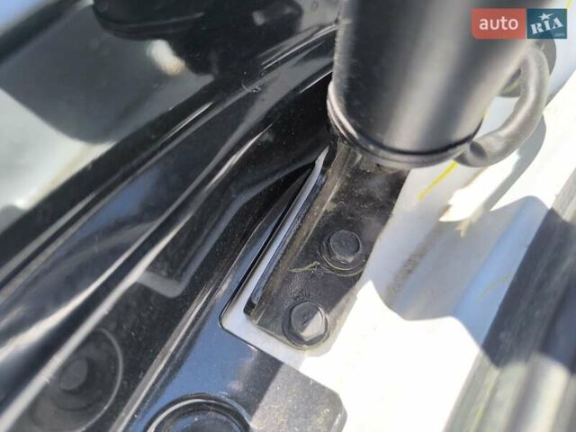 Белый Инфинити QX50, объемом двигателя 2 л и пробегом 14 тыс. км за 29800 $, фото 215 на Automoto.ua