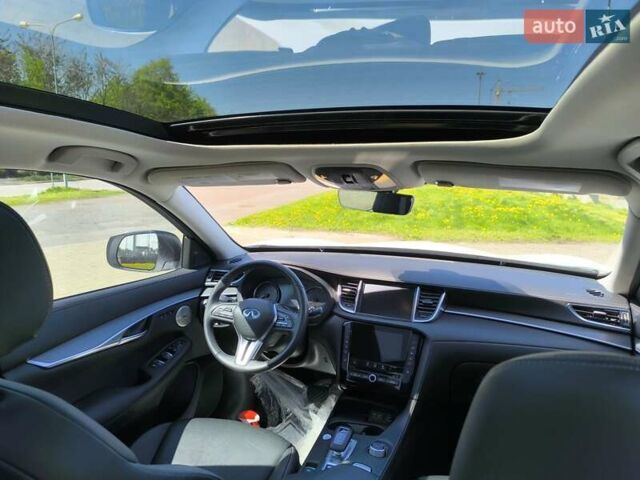 Белый Инфинити QX50, объемом двигателя 2 л и пробегом 14 тыс. км за 29800 $, фото 36 на Automoto.ua