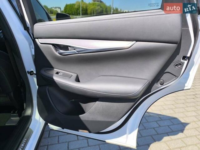 Белый Инфинити QX50, объемом двигателя 2 л и пробегом 14 тыс. км за 29800 $, фото 134 на Automoto.ua