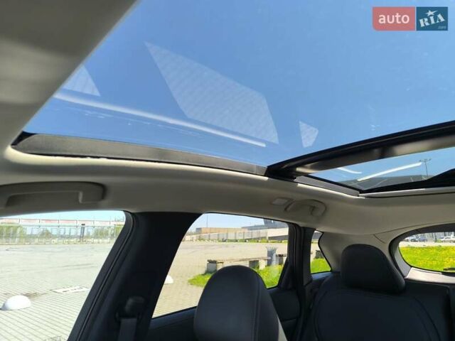 Белый Инфинити QX50, объемом двигателя 2 л и пробегом 14 тыс. км за 29800 $, фото 186 на Automoto.ua