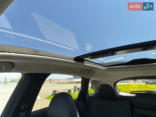 Белый Инфинити QX50, объемом двигателя 2 л и пробегом 14 тыс. км за 29800 $, фото 185 на Automoto.ua