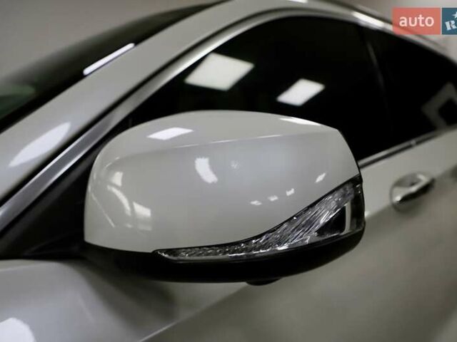 Белый Инфинити QX50, объемом двигателя 1.99 л и пробегом 38 тыс. км за 28999 $, фото 38 на Automoto.ua