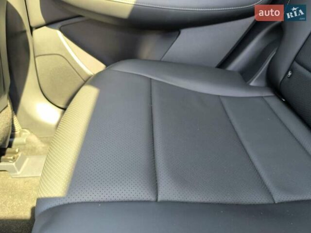 Белый Инфинити QX50, объемом двигателя 2 л и пробегом 14 тыс. км за 29800 $, фото 145 на Automoto.ua