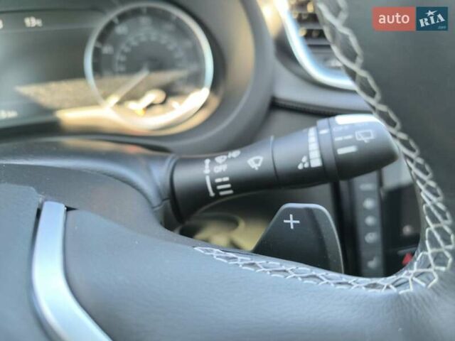 Белый Инфинити QX50, объемом двигателя 2 л и пробегом 14 тыс. км за 29800 $, фото 173 на Automoto.ua