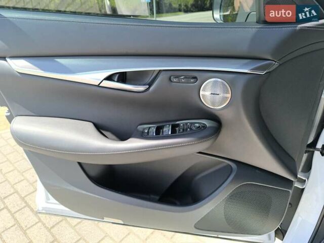 Белый Инфинити QX50, объемом двигателя 2 л и пробегом 14 тыс. км за 29800 $, фото 169 на Automoto.ua