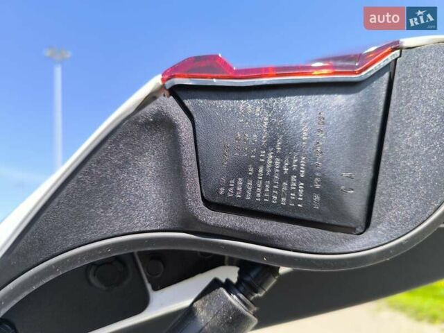 Белый Инфинити QX50, объемом двигателя 2 л и пробегом 14 тыс. км за 29800 $, фото 219 на Automoto.ua