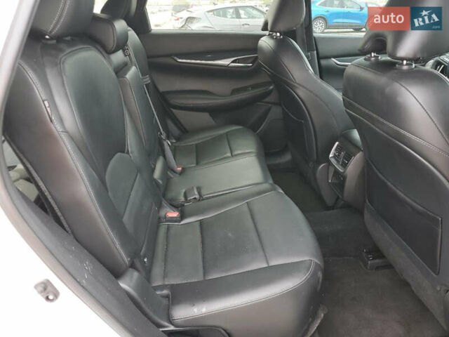 Белый Инфинити QX50, объемом двигателя 2 л и пробегом 66 тыс. км за 20600 $, фото 8 на Automoto.ua