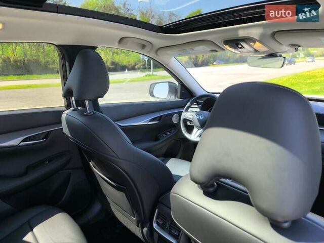 Белый Инфинити QX50, объемом двигателя 2 л и пробегом 14 тыс. км за 29800 $, фото 38 на Automoto.ua