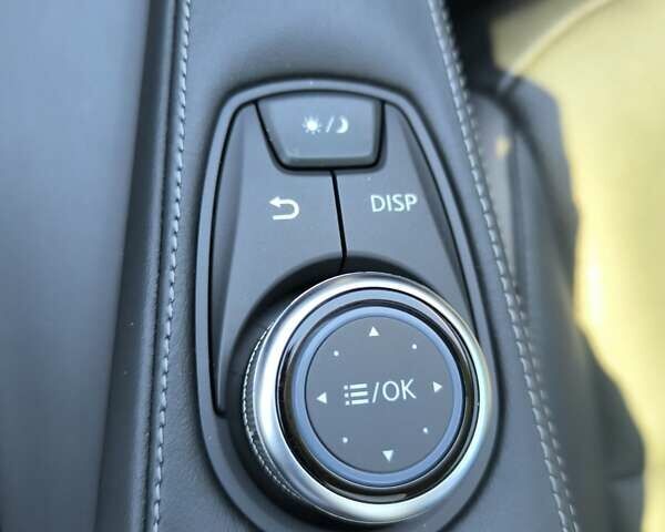 Белый Инфинити QX50, объемом двигателя 2 л и пробегом 14 тыс. км за 29800 $, фото 60 на Automoto.ua