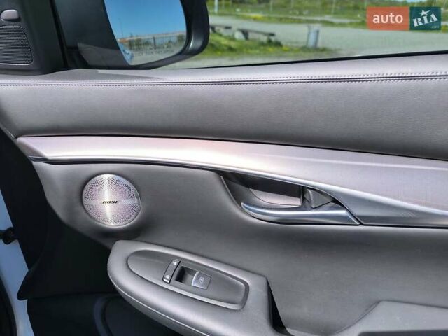 Белый Инфинити QX50, объемом двигателя 2 л и пробегом 14 тыс. км за 29800 $, фото 239 на Automoto.ua