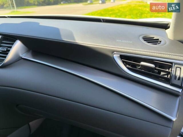 Белый Инфинити QX50, объемом двигателя 2 л и пробегом 14 тыс. км за 29800 $, фото 237 на Automoto.ua