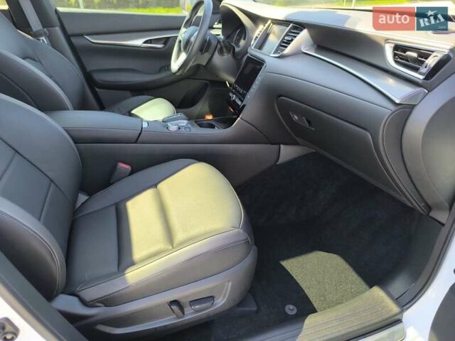 Белый Инфинити QX50, объемом двигателя 2 л и пробегом 14 тыс. км за 29800 $, фото 37 на Automoto.ua