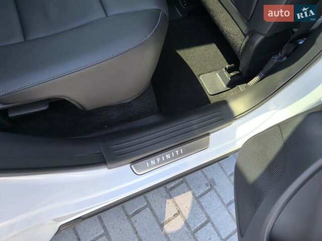 Белый Инфинити QX50, объемом двигателя 2 л и пробегом 14 тыс. км за 29800 $, фото 130 на Automoto.ua