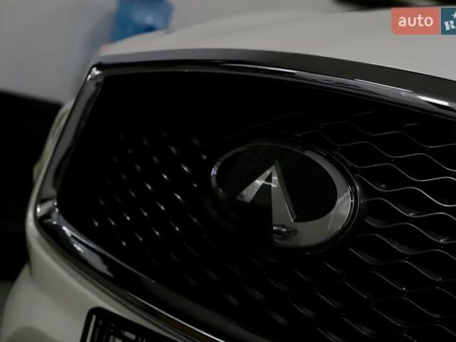 Белый Инфинити QX50, объемом двигателя 1.99 л и пробегом 38 тыс. км за 28999 $, фото 36 на Automoto.ua