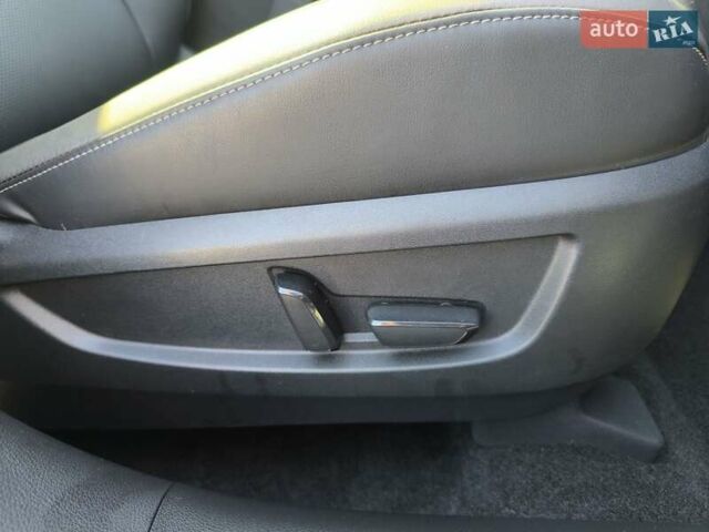 Белый Инфинити QX50, объемом двигателя 2 л и пробегом 14 тыс. км за 29800 $, фото 109 на Automoto.ua