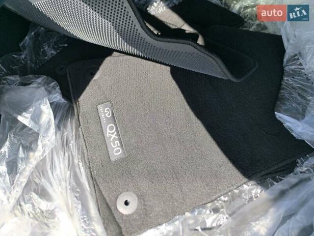 Белый Инфинити QX50, объемом двигателя 2 л и пробегом 14 тыс. км за 29800 $, фото 97 на Automoto.ua