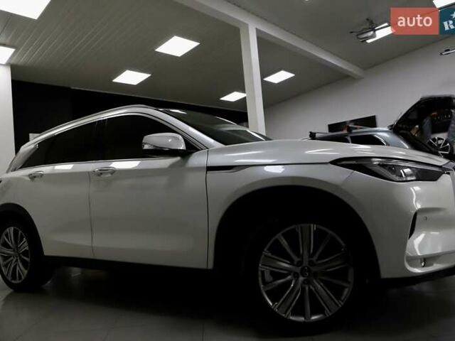 Белый Инфинити QX50, объемом двигателя 1.99 л и пробегом 38 тыс. км за 28999 $, фото 23 на Automoto.ua