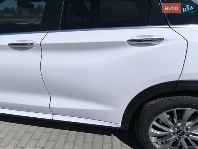 Белый Инфинити QX50, объемом двигателя 2 л и пробегом 14 тыс. км за 29800 $, фото 115 на Automoto.ua