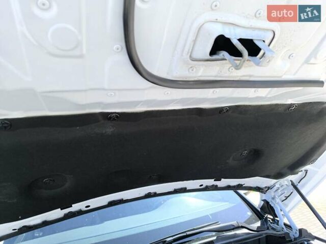 Белый Инфинити QX50, объемом двигателя 2 л и пробегом 14 тыс. км за 29800 $, фото 264 на Automoto.ua