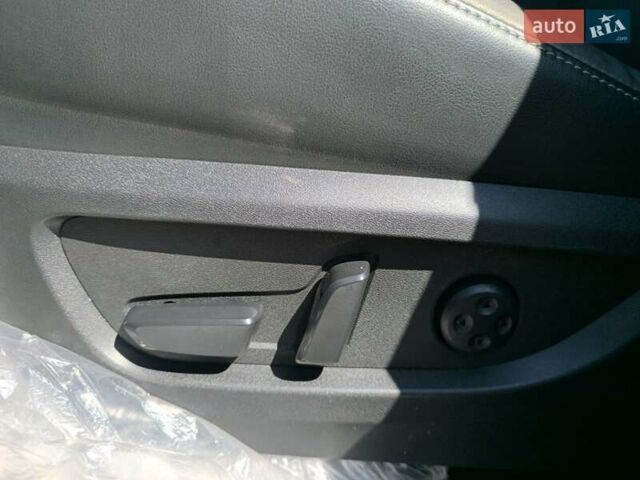 Белый Инфинити QX50, объемом двигателя 2 л и пробегом 14 тыс. км за 29800 $, фото 49 на Automoto.ua