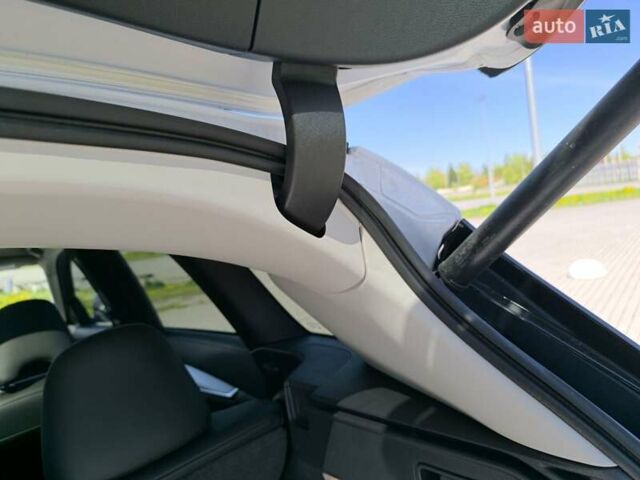 Белый Инфинити QX50, объемом двигателя 2 л и пробегом 14 тыс. км за 29800 $, фото 207 на Automoto.ua