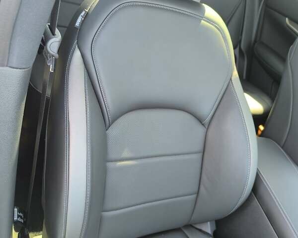 Белый Инфинити QX50, объемом двигателя 2 л и пробегом 14 тыс. км за 29800 $, фото 244 на Automoto.ua