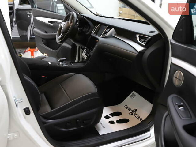 Белый Инфинити QX50, объемом двигателя 1.99 л и пробегом 38 тыс. км за 28999 $, фото 67 на Automoto.ua