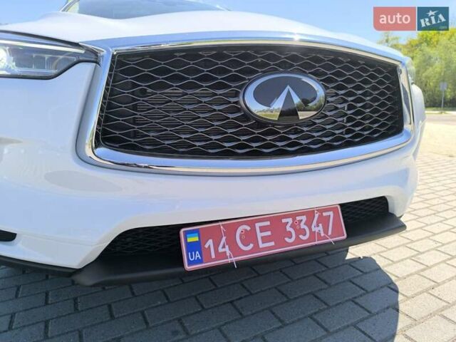 Белый Инфинити QX50, объемом двигателя 2 л и пробегом 14 тыс. км за 29800 $, фото 270 на Automoto.ua