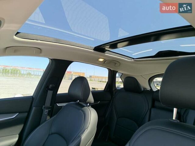 Белый Инфинити QX50, объемом двигателя 2 л и пробегом 14 тыс. км за 29800 $, фото 12 на Automoto.ua