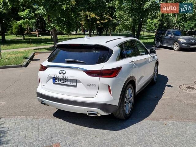 Білий Інфініті QX50, об'ємом двигуна 1.99 л та пробігом 1 тис. км за 37500 $, фото 4 на Automoto.ua