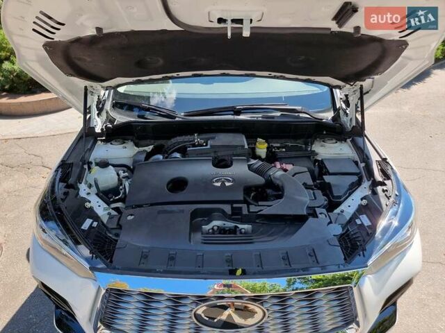 Білий Інфініті QX50, об'ємом двигуна 1.99 л та пробігом 1 тис. км за 37500 $, фото 9 на Automoto.ua