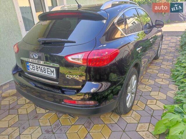 Черный Инфинити QX50, объемом двигателя 2.5 л и пробегом 175 тыс. км за 14699 $, фото 3 на Automoto.ua