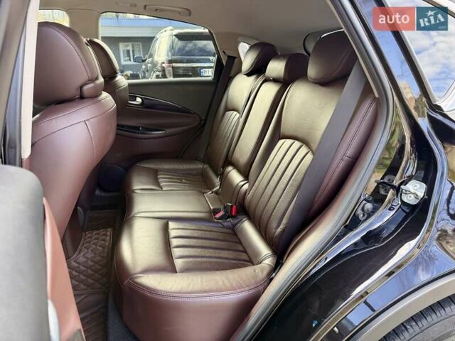 Черный Инфинити QX50, объемом двигателя 3.7 л и пробегом 64 тыс. км за 16800 $, фото 9 на Automoto.ua