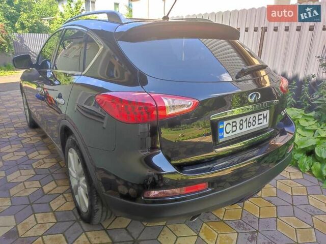 Черный Инфинити QX50, объемом двигателя 2.5 л и пробегом 175 тыс. км за 14699 $, фото 4 на Automoto.ua