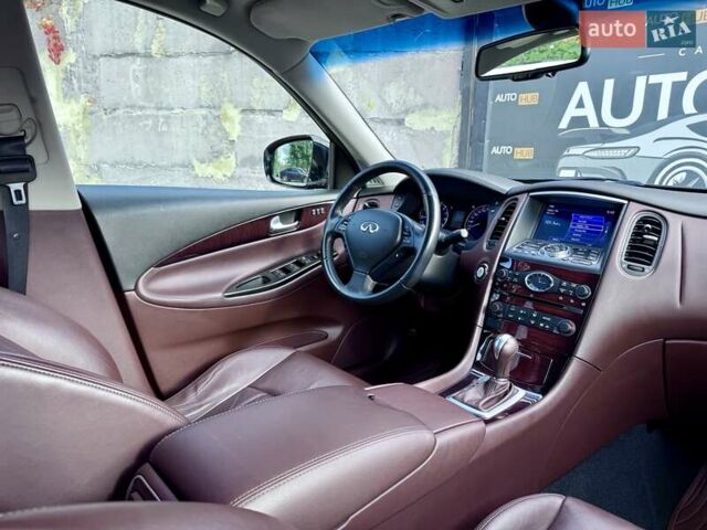 Черный Инфинити QX50, объемом двигателя 3.7 л и пробегом 64 тыс. км за 16800 $, фото 12 на Automoto.ua