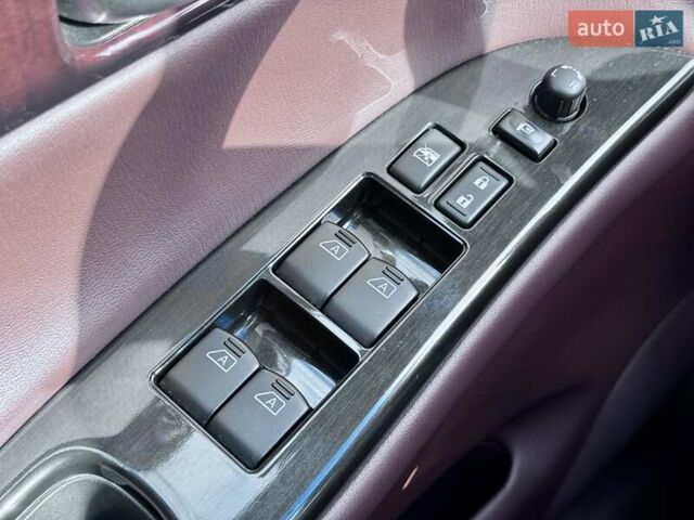 Черный Инфинити QX50, объемом двигателя 3.7 л и пробегом 64 тыс. км за 16800 $, фото 24 на Automoto.ua