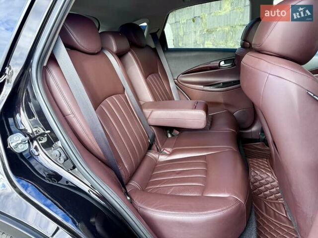 Черный Инфинити QX50, объемом двигателя 3.7 л и пробегом 64 тыс. км за 16800 $, фото 10 на Automoto.ua