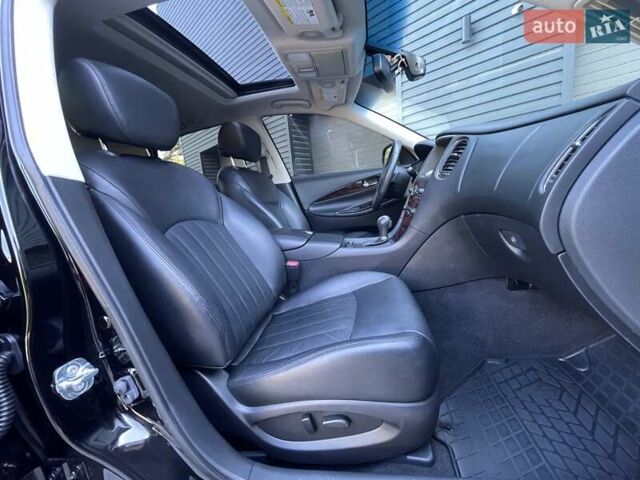 Черный Инфинити QX50, объемом двигателя 3.7 л и пробегом 65 тыс. км за 14650 $, фото 50 на Automoto.ua
