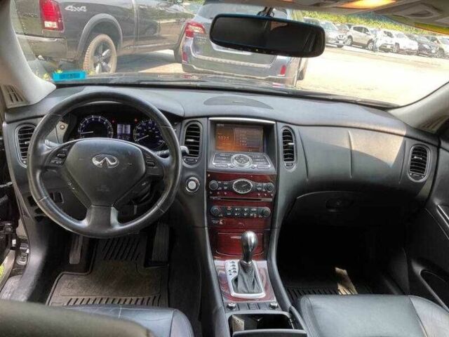 Черный Инфинити QX50, объемом двигателя 3.7 л и пробегом 51 тыс. км за 2200 $, фото 4 на Automoto.ua