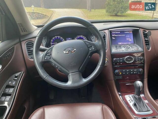 Черный Инфинити QX50, объемом двигателя 2.5 л и пробегом 57 тыс. км за 19800 $, фото 17 на Automoto.ua
