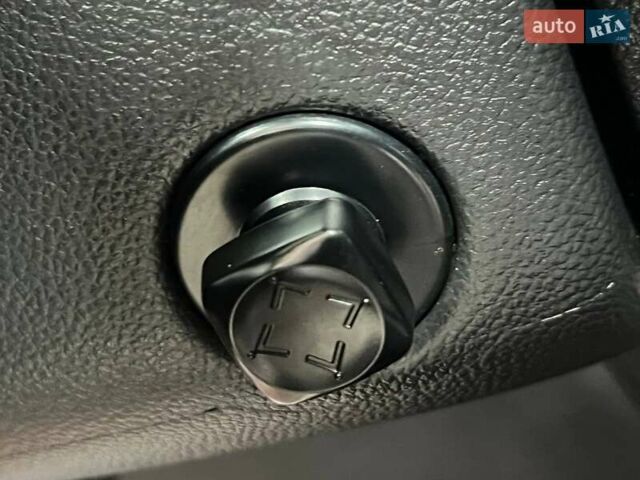 Черный Инфинити QX50, объемом двигателя 3.7 л и пробегом 195 тыс. км за 11800 $, фото 14 на Automoto.ua