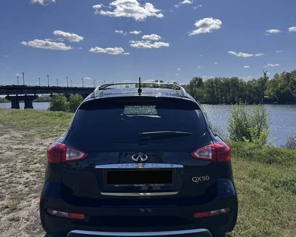 Черный Инфинити QX50, объемом двигателя 2.5 л и пробегом 60 тыс. км за 20300 $, фото 2 на Automoto.ua