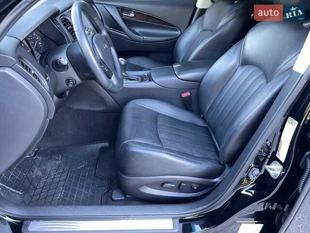 Чорний Інфініті QX50, об'ємом двигуна 3.7 л та пробігом 63 тис. км за 14900 $, фото 41 на Automoto.ua