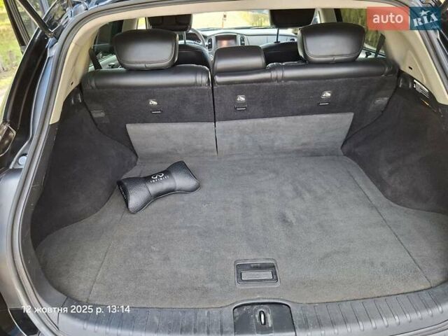 Черный Инфинити QX50, объемом двигателя 3.7 л и пробегом 111 тыс. км за 14000 $, фото 16 на Automoto.ua